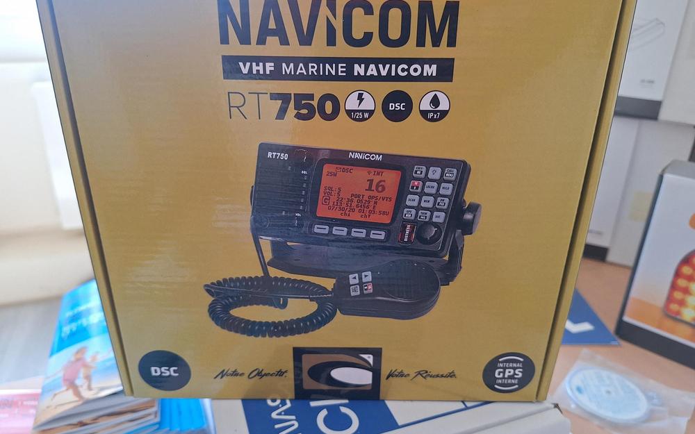 slider 0 VHF fixe RT750 V2 avec GPS