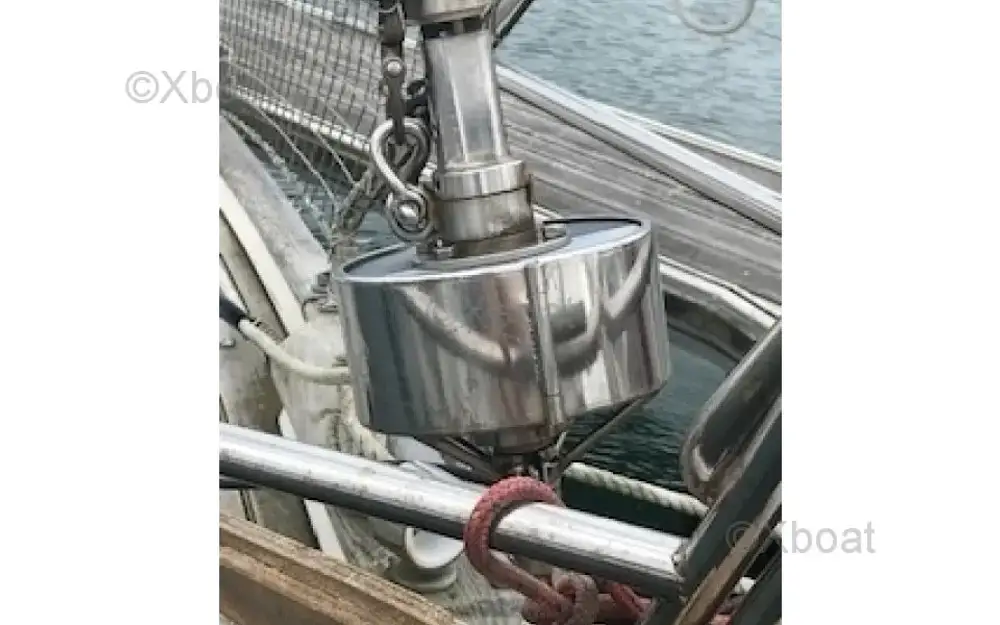 slider 8 Hallberg Rassy  352