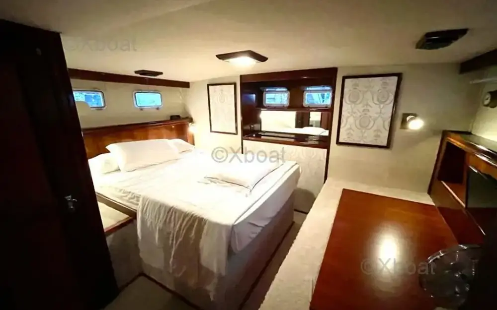 slider 9 Hatteras  43 Motor Yacht