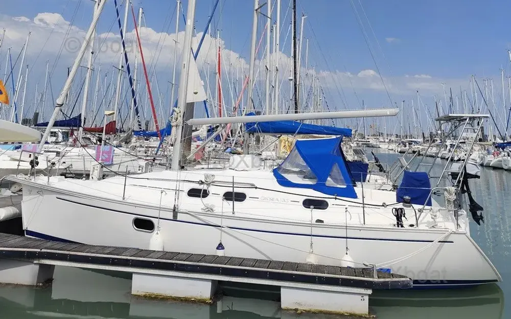 slider 1 Dufour Gib Sea 33