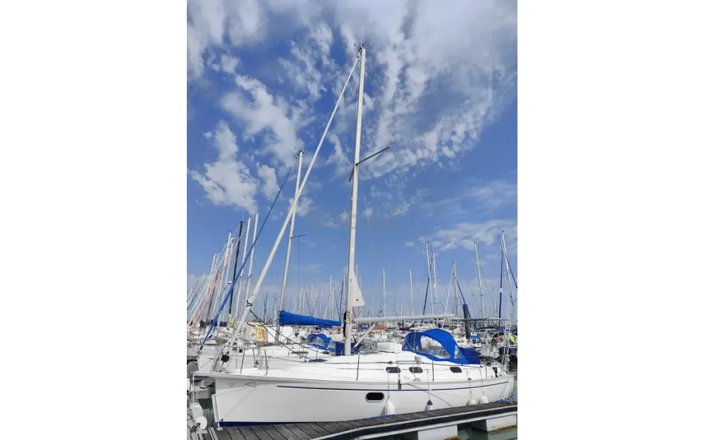 slider 2 Dufour Gib Sea 33