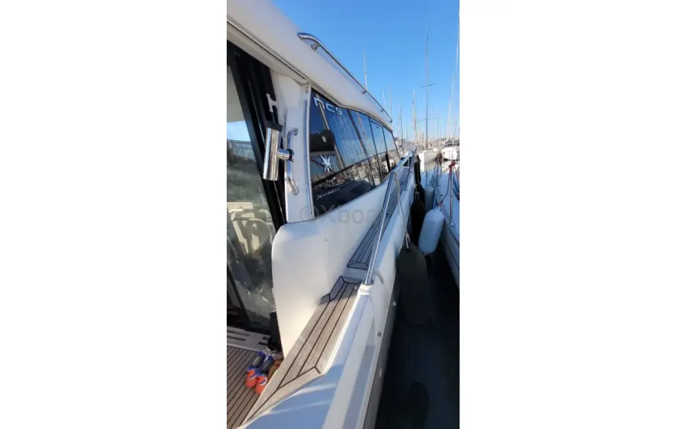 slider 6 Jeanneau NC 9