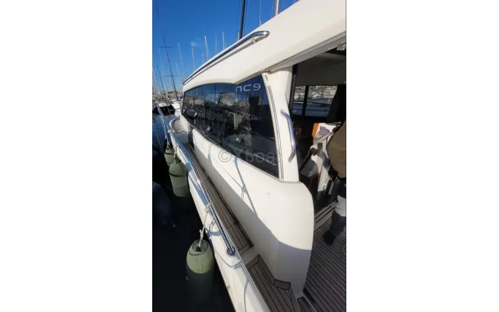 slider 7 Jeanneau NC 9