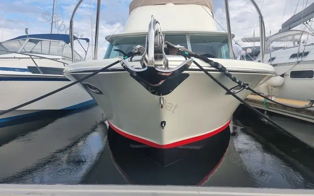 slider 4 Bertram Riva 25