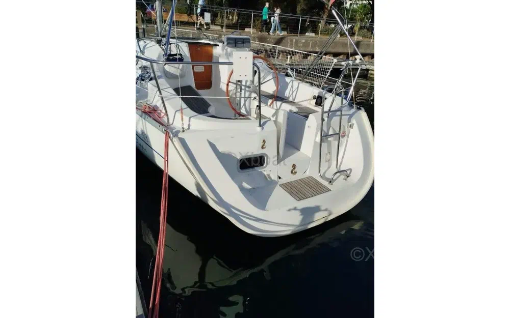 BeneteauOCEANIS 323