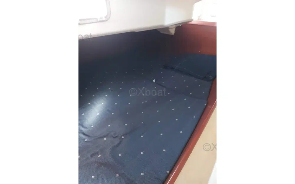 slider 9 Beneteau OCEANIS 323