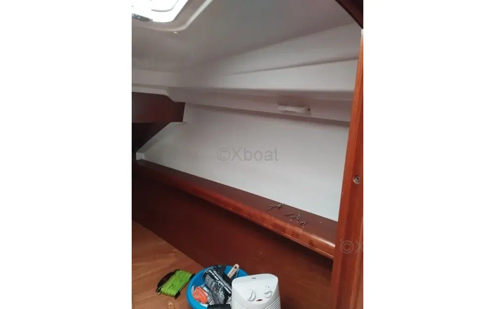 slider 11 Beneteau OCEANIS 323
