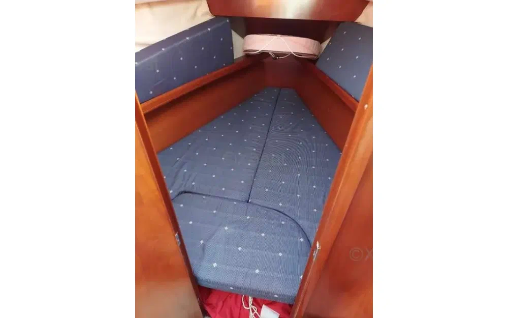 slider 7 Beneteau OCEANIS 323