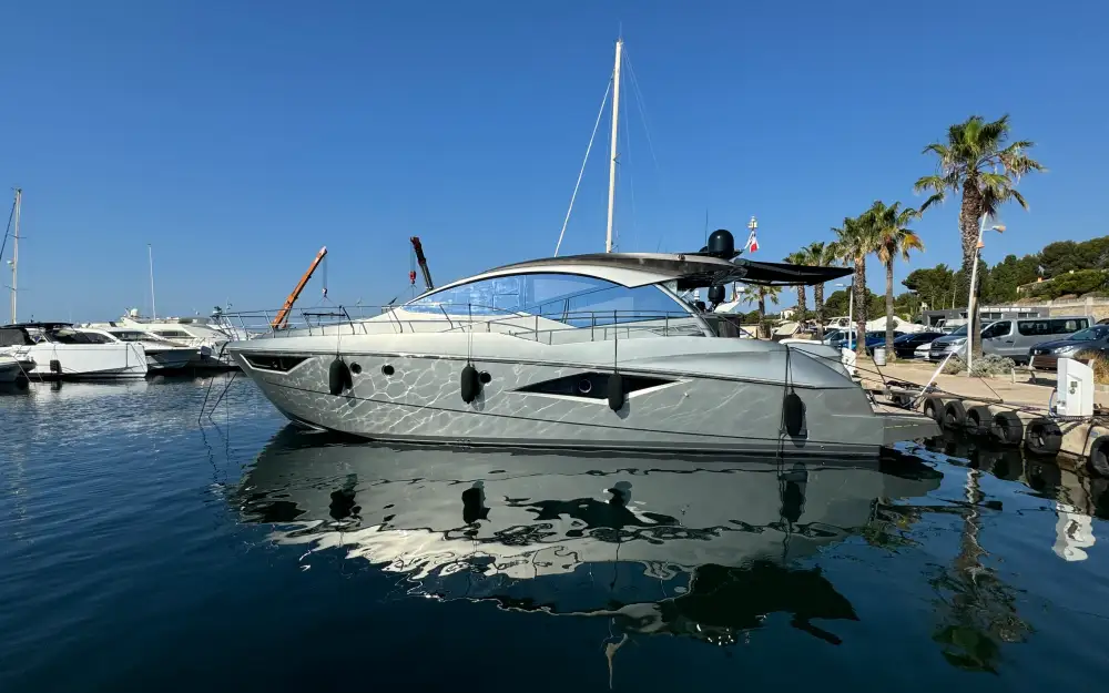 slider 0 Queens Yachts  50 HT