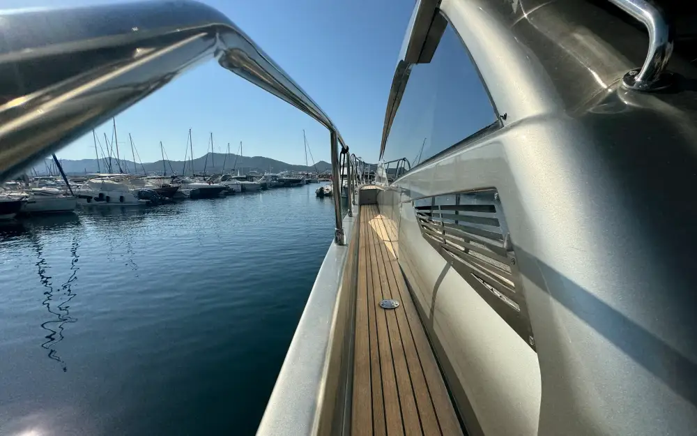 slider 4 Queens Yachts  50 HT