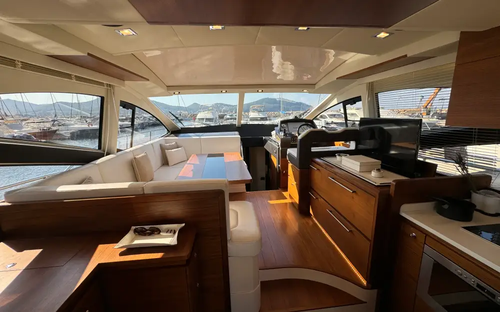 slider 8 Queens Yachts  50 HT