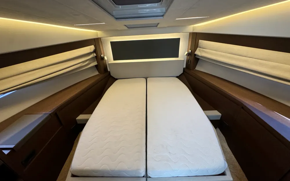slider 9 Jeanneau Prestige 520 Fly