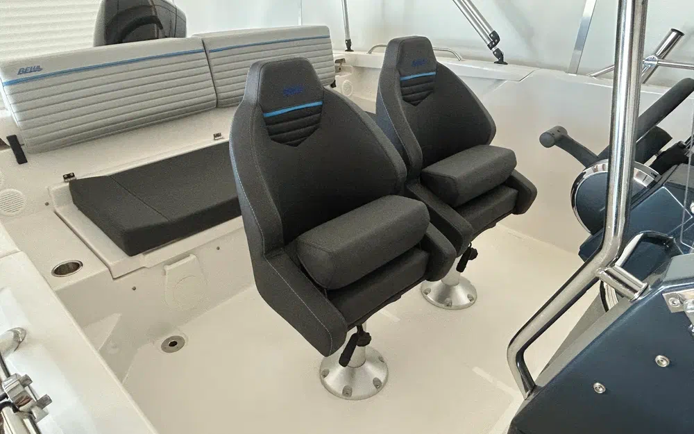 slider 1 Bella Boats 600 R