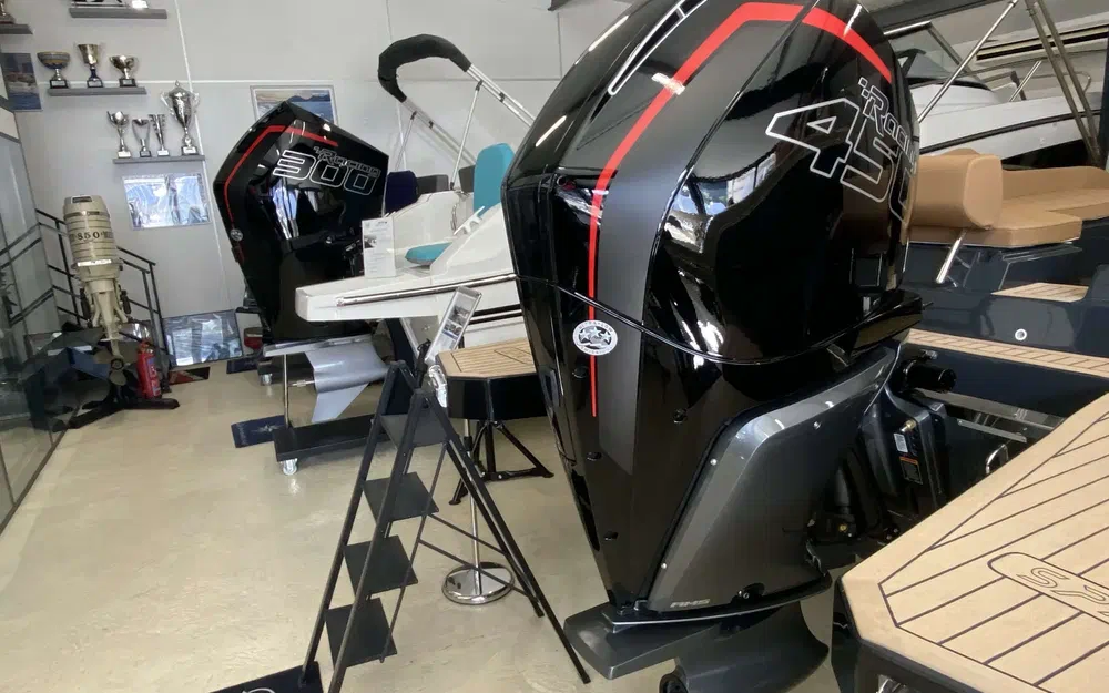 slider 1 MERCURY RACING 450