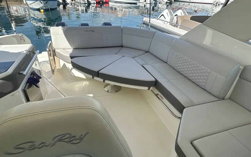 slider 3 Sea Ray 320 Sundancer