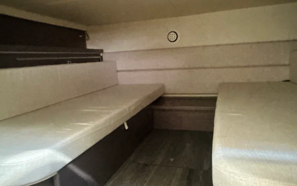 slider 17 Sea Ray 320 Sundancer