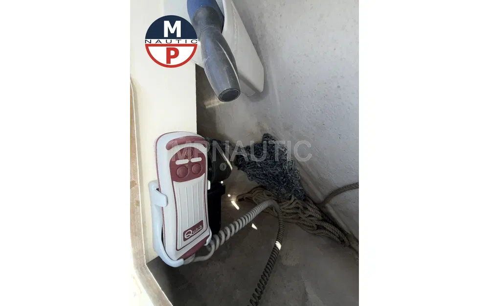 slider 10 Jeanneau Leader 8