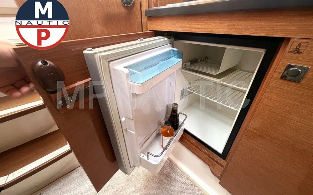 slider 15 Jeanneau Leader 8