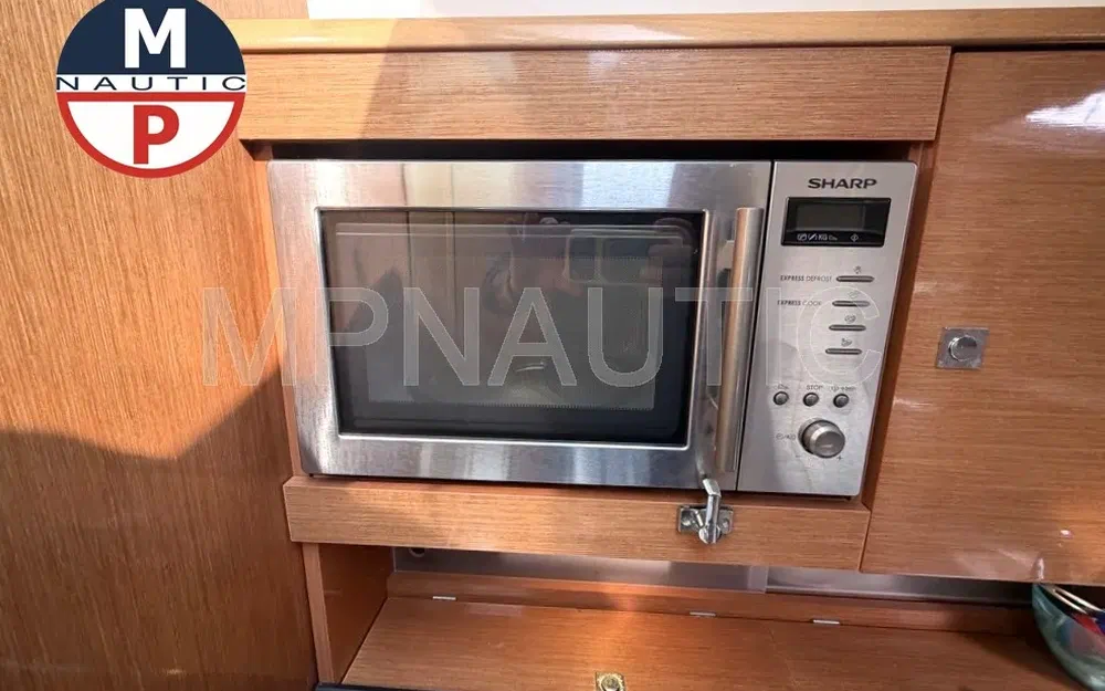 slider 16 Jeanneau Leader 8