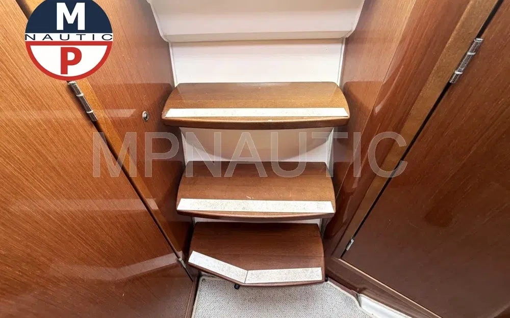 slider 17 Jeanneau Leader 8