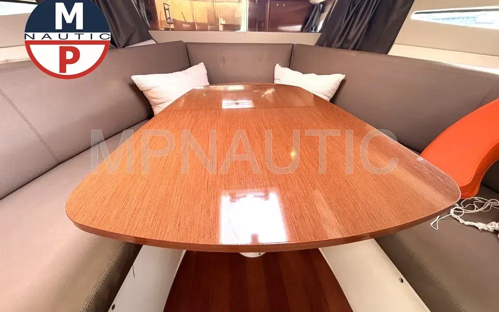 slider 12 Jeanneau Leader 8