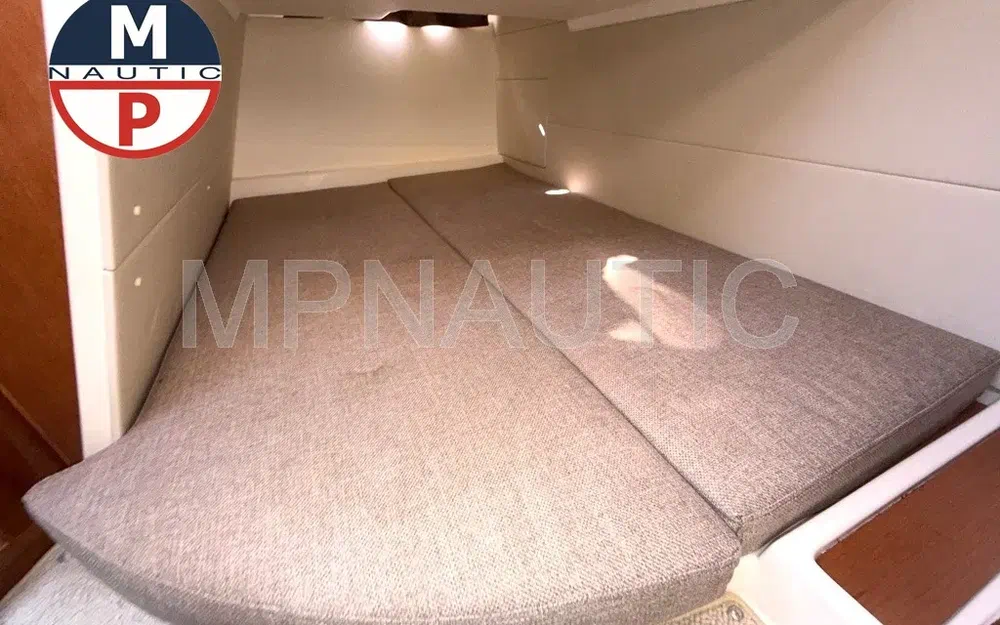 slider 20 Jeanneau Leader 8