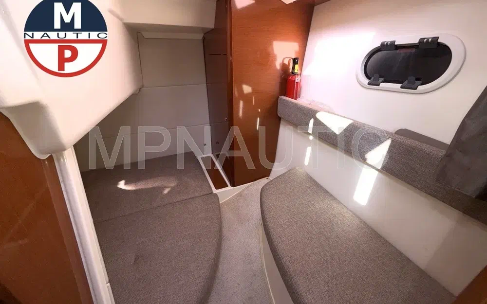 slider 19 Jeanneau Leader 8