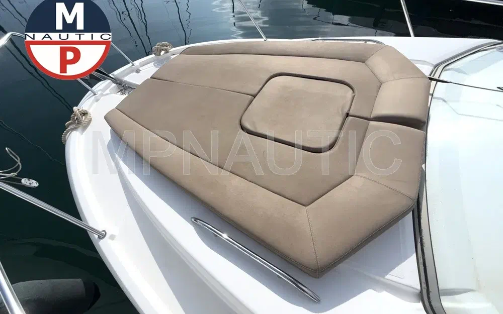 slider 1 Jeanneau Leader 8