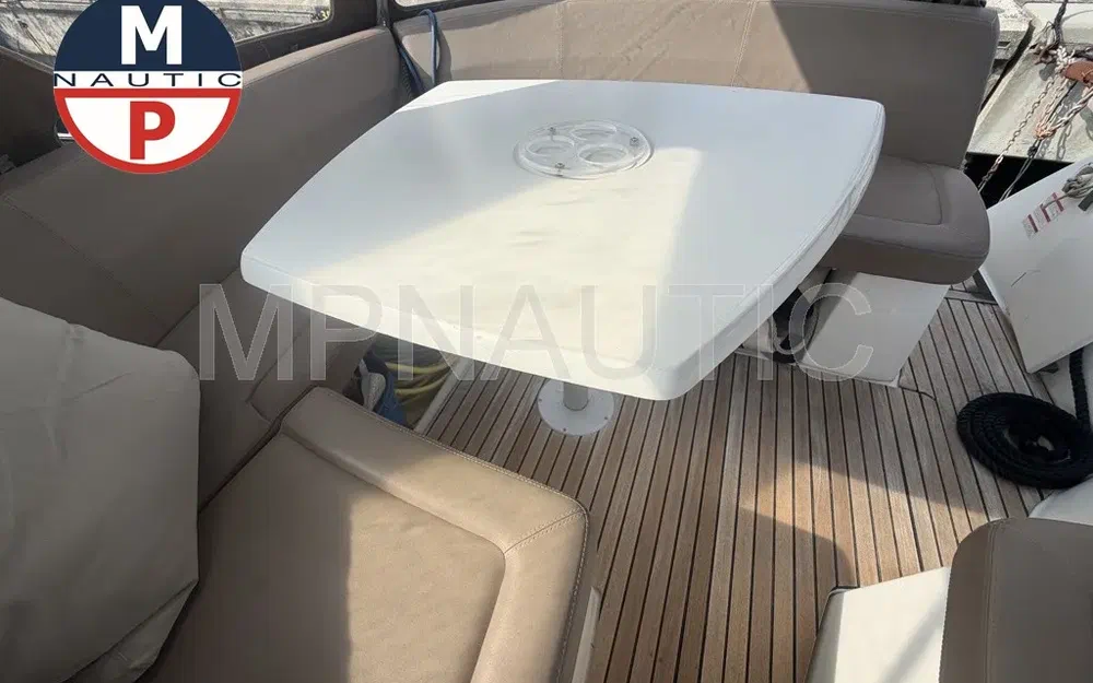 slider 4 Jeanneau Leader 8