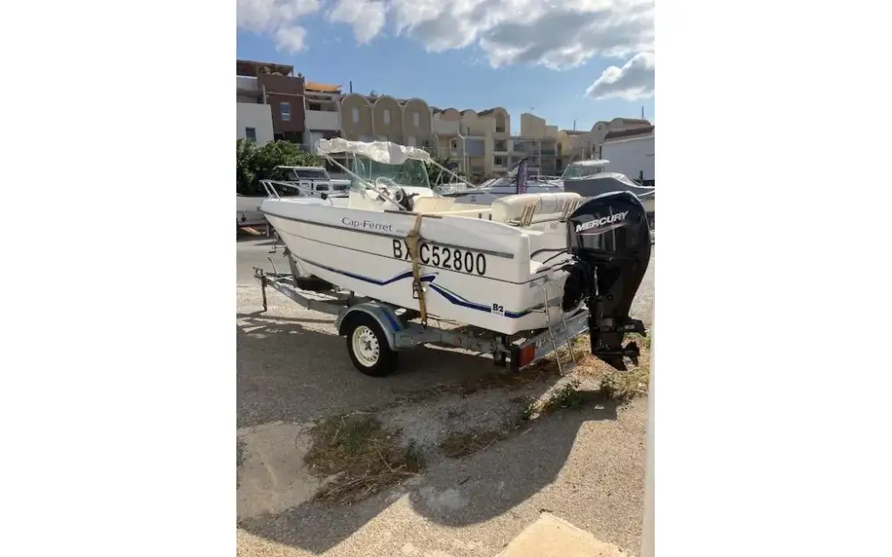 slider 1 B2 Marine Cap Ferret 502 Open