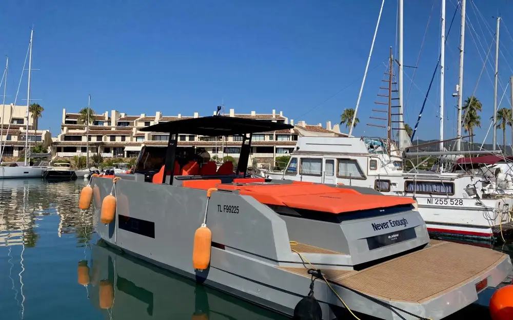 slider 14 De Antonio Yachts D42 Open