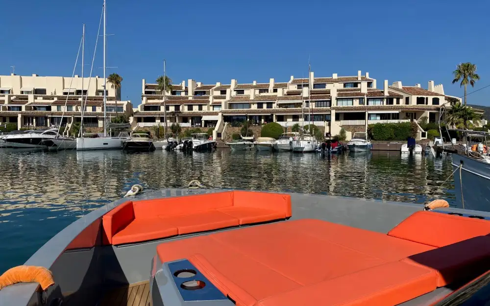 slider 4 De Antonio Yachts D42 Open