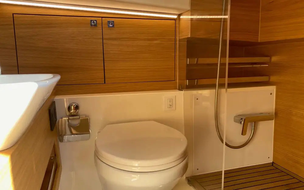 slider 8 De Antonio Yachts D42 Open