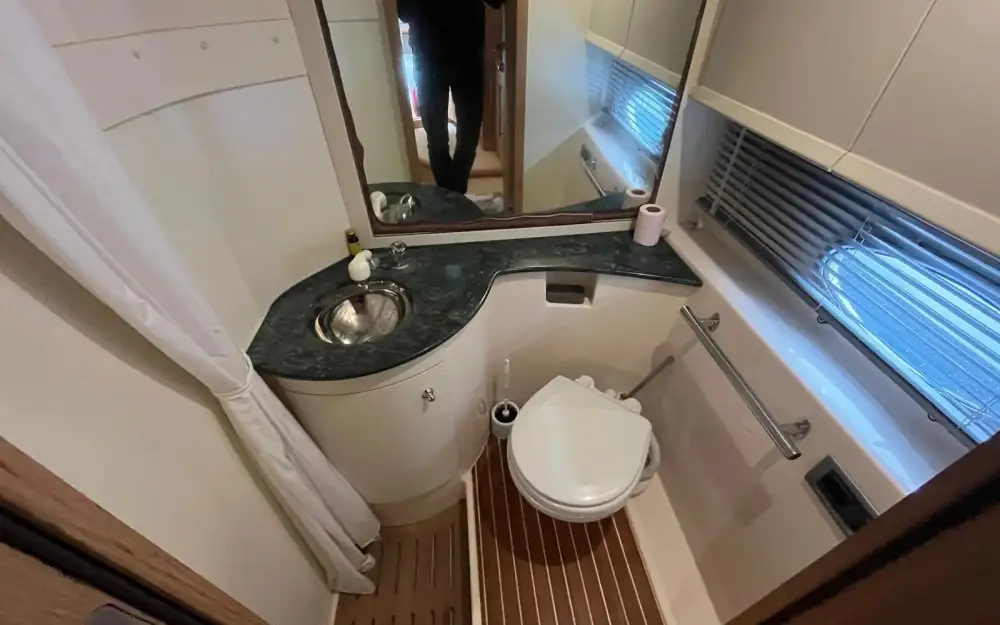 slider 13 Sessa Marine Oyster 42