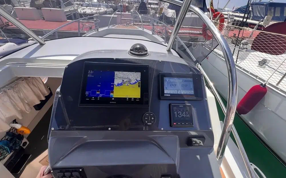 slider 13 Capelli Tempest 900