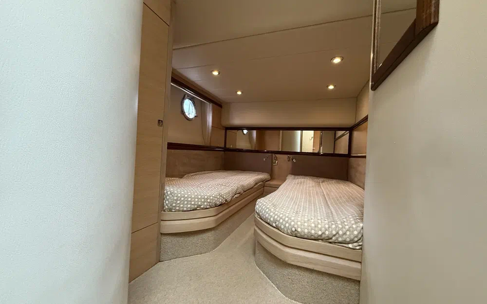 slider 24 Windy 44 Chinook