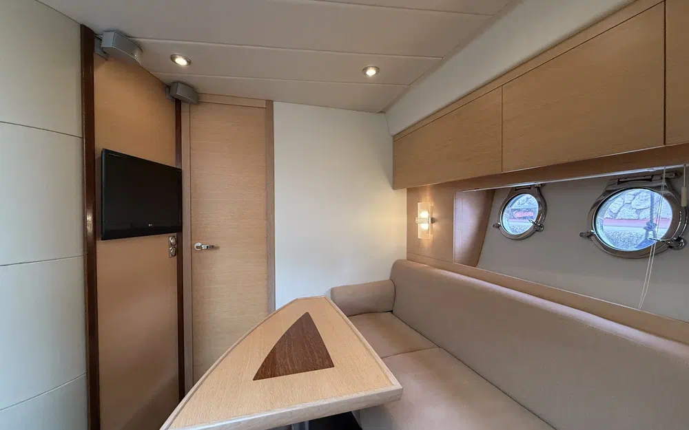 slider 28 Windy 44 Chinook