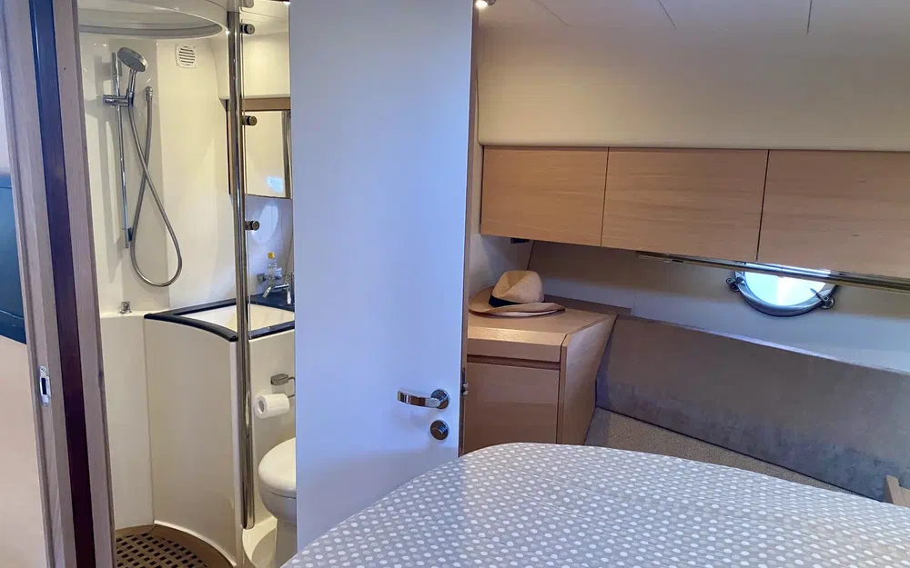 slider 32 Windy 44 Chinook