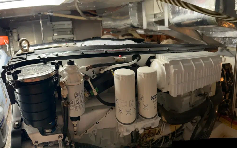 slider 35 Windy 44 Chinook