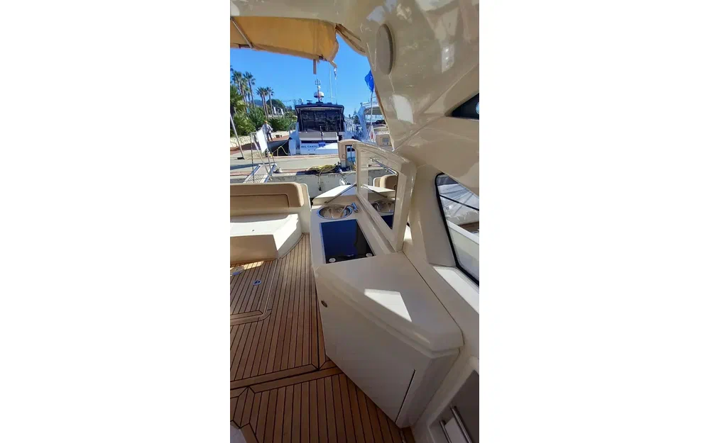 slider 6 Windy 44 Chinook