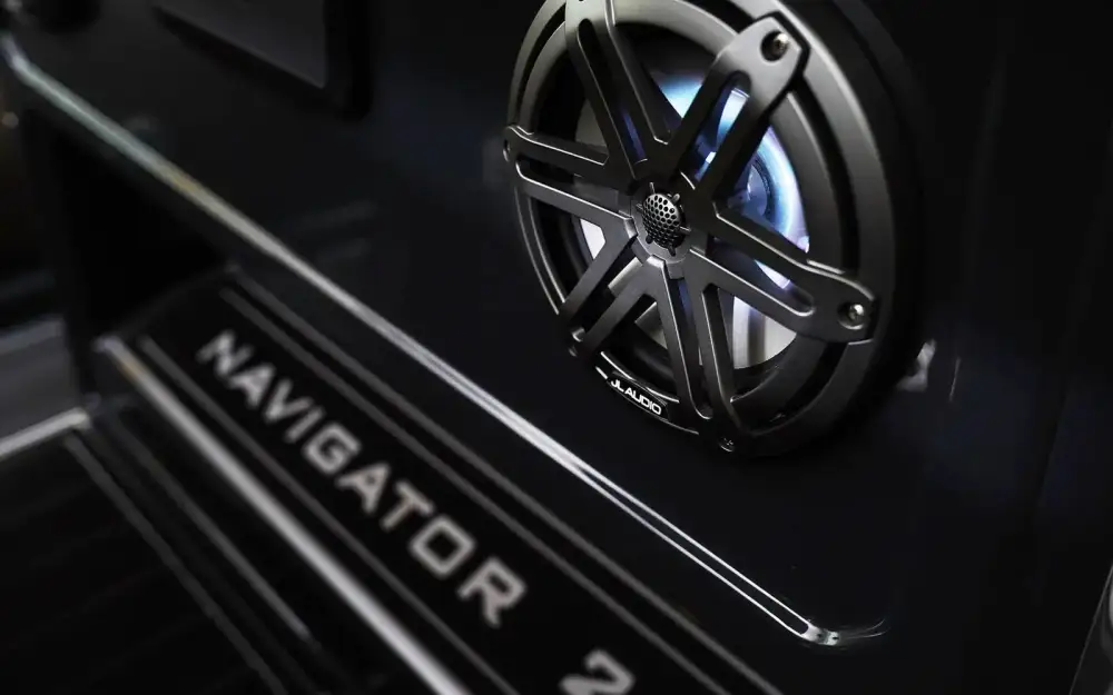slider 10 Brig Navigator 26
