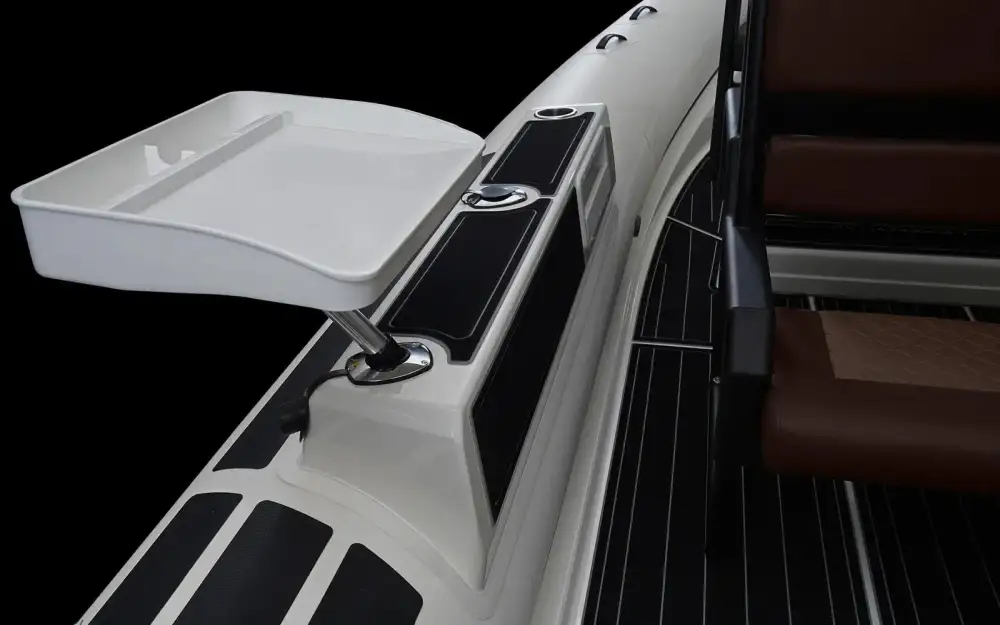 slider 8 Brig Navigator 24