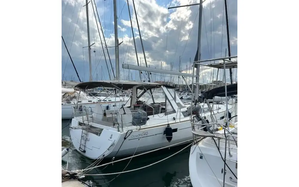 slider 1 Beneteau Oceanis 45