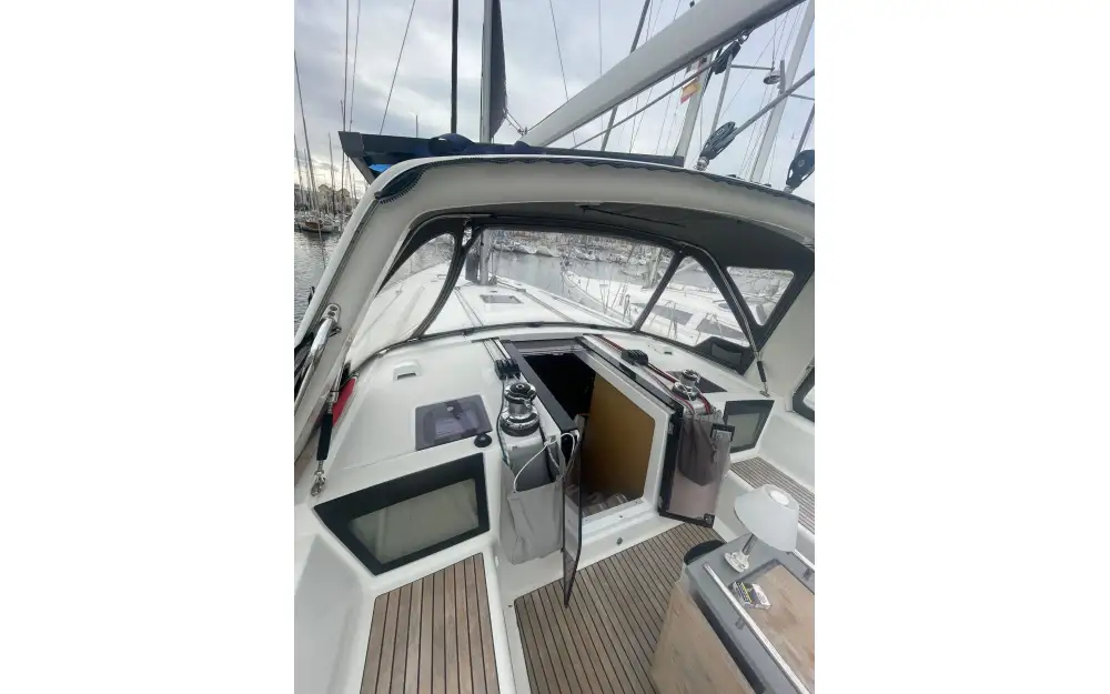 slider 10 Beneteau Oceanis 45