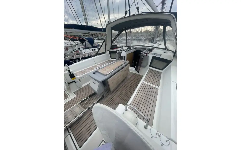 slider 11 Beneteau Oceanis 45
