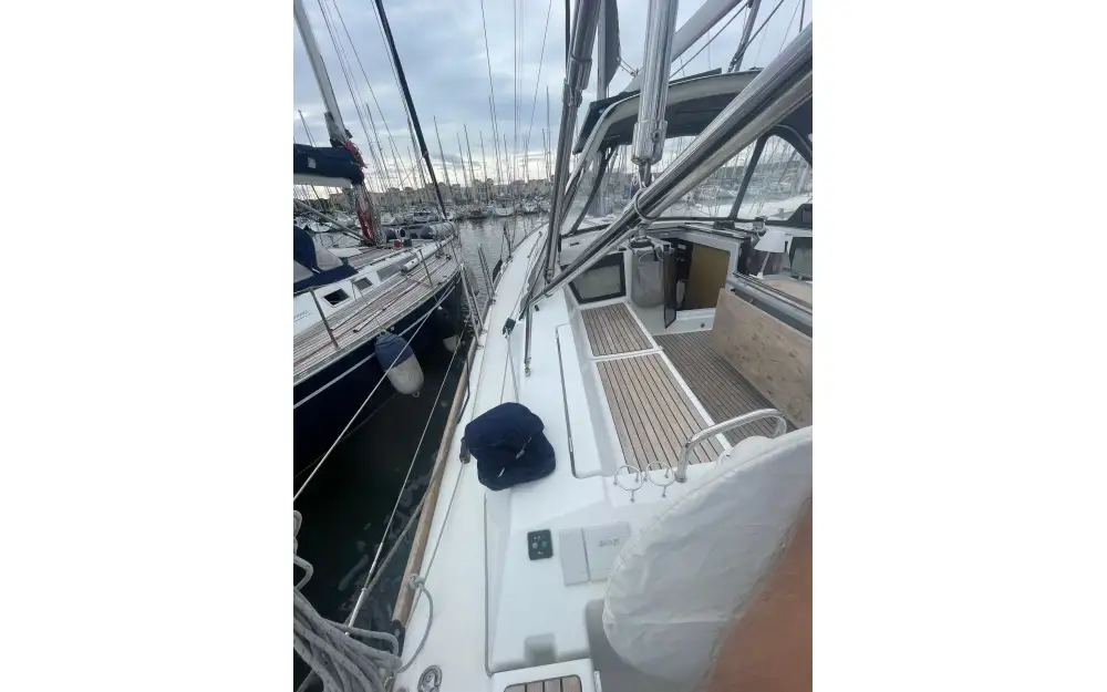 slider 12 Beneteau Oceanis 45