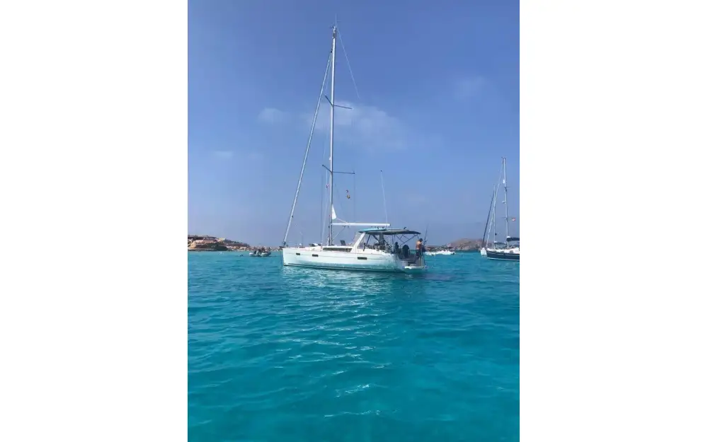 slider 3 Beneteau Oceanis 45