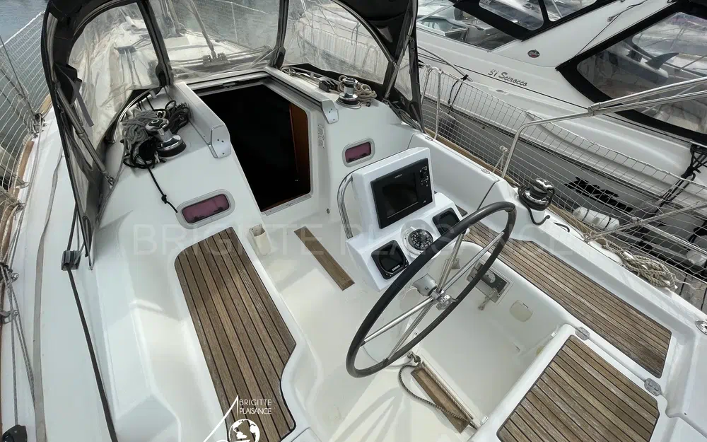 slider 4 Beneteau Oceanis 31 Limited Edition