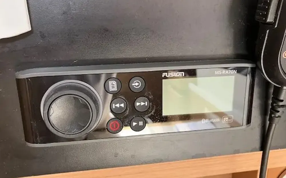 slider 17 Jeanneau Sun Odyssey 410