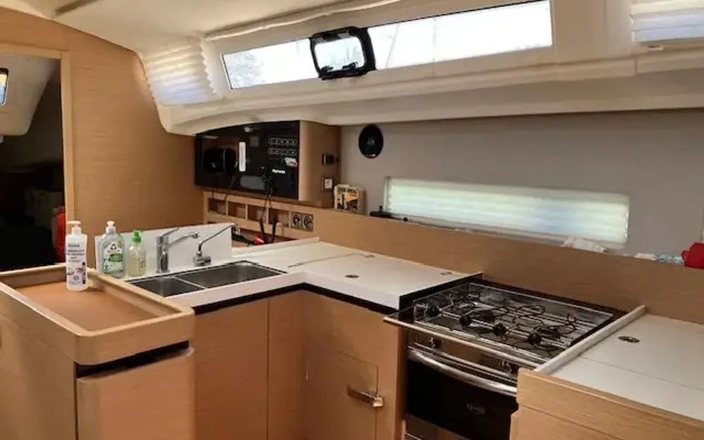 slider 14 Jeanneau Sun Odyssey 410
